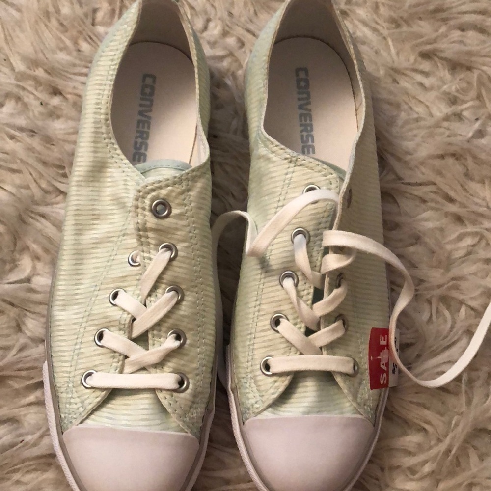 Fiberglass/ Mouse white converse